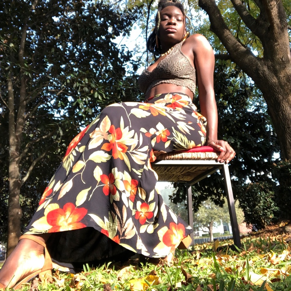 Vintage floral flowy skirt